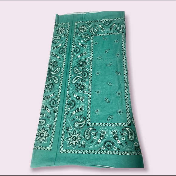 🌟SALE 2/$10.00‼️ Face mask coverings set of 3 - Picture 4 of 6